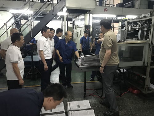 筑牢安全防線 確保兩會出版——姜協(xié)軍、鄒繼紅赴印廠一線檢查指導工作